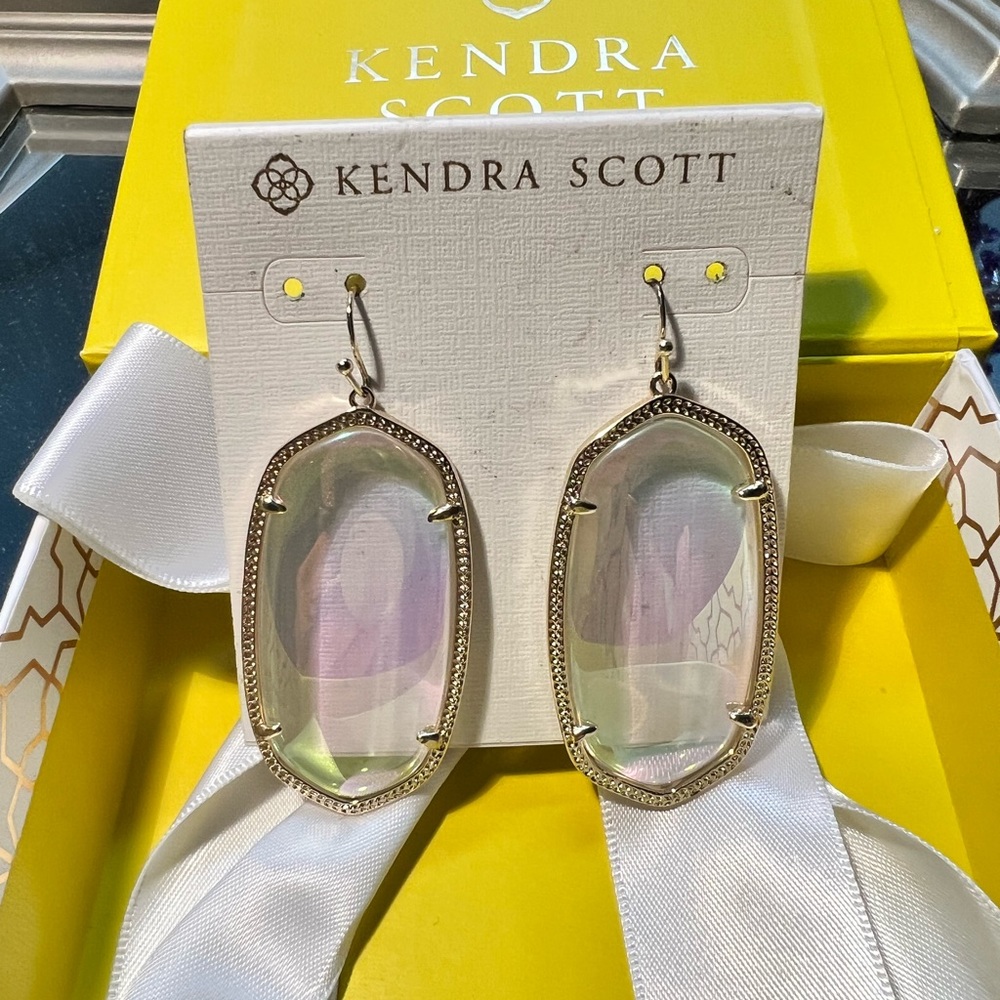 EUC Rare Kendra Scott Danielle Earrings Iridescent & Yellow Gold Gorgeous & HTF! - Picture 9 of 10